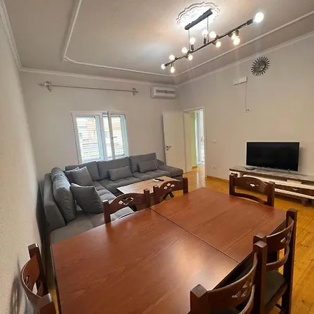 Jeton' Appartament Apartment Tirana